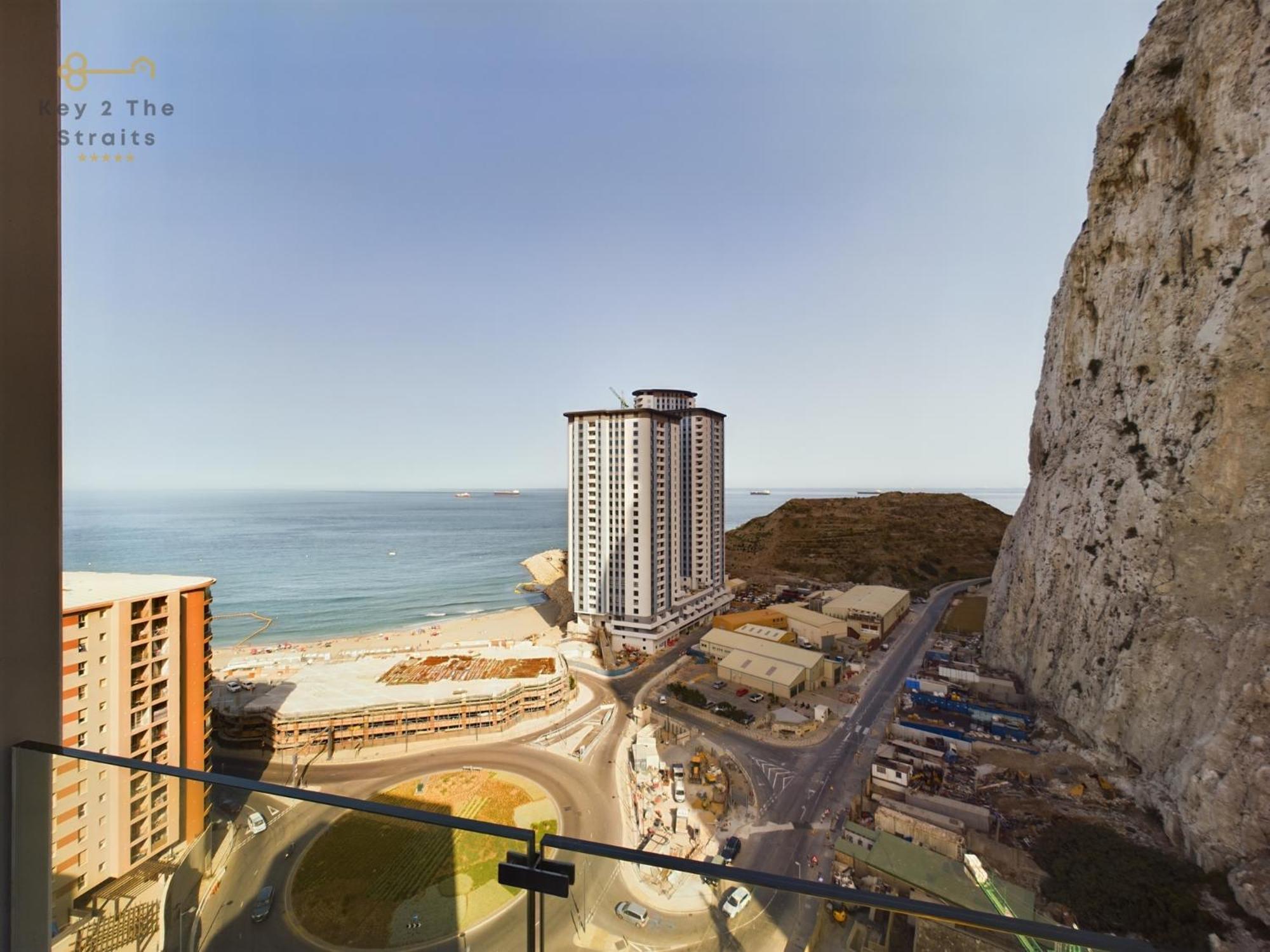 גיברלטר Luxury Sunrise Beach And Oceanview Room With Balcony מראה חיצוני תמונה