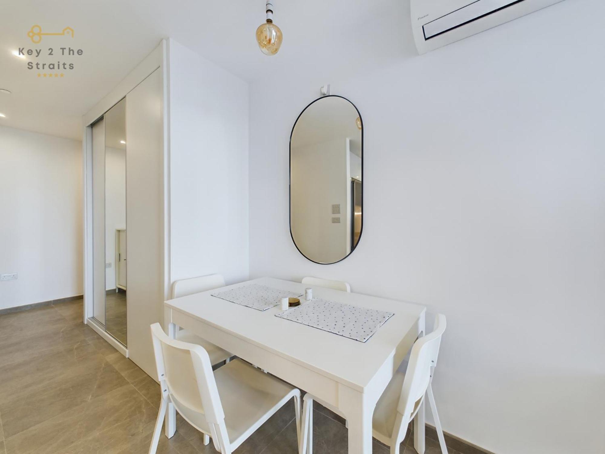 גיברלטר Luxury Sunrise Beach And Oceanview Room With Balcony מראה חיצוני תמונה