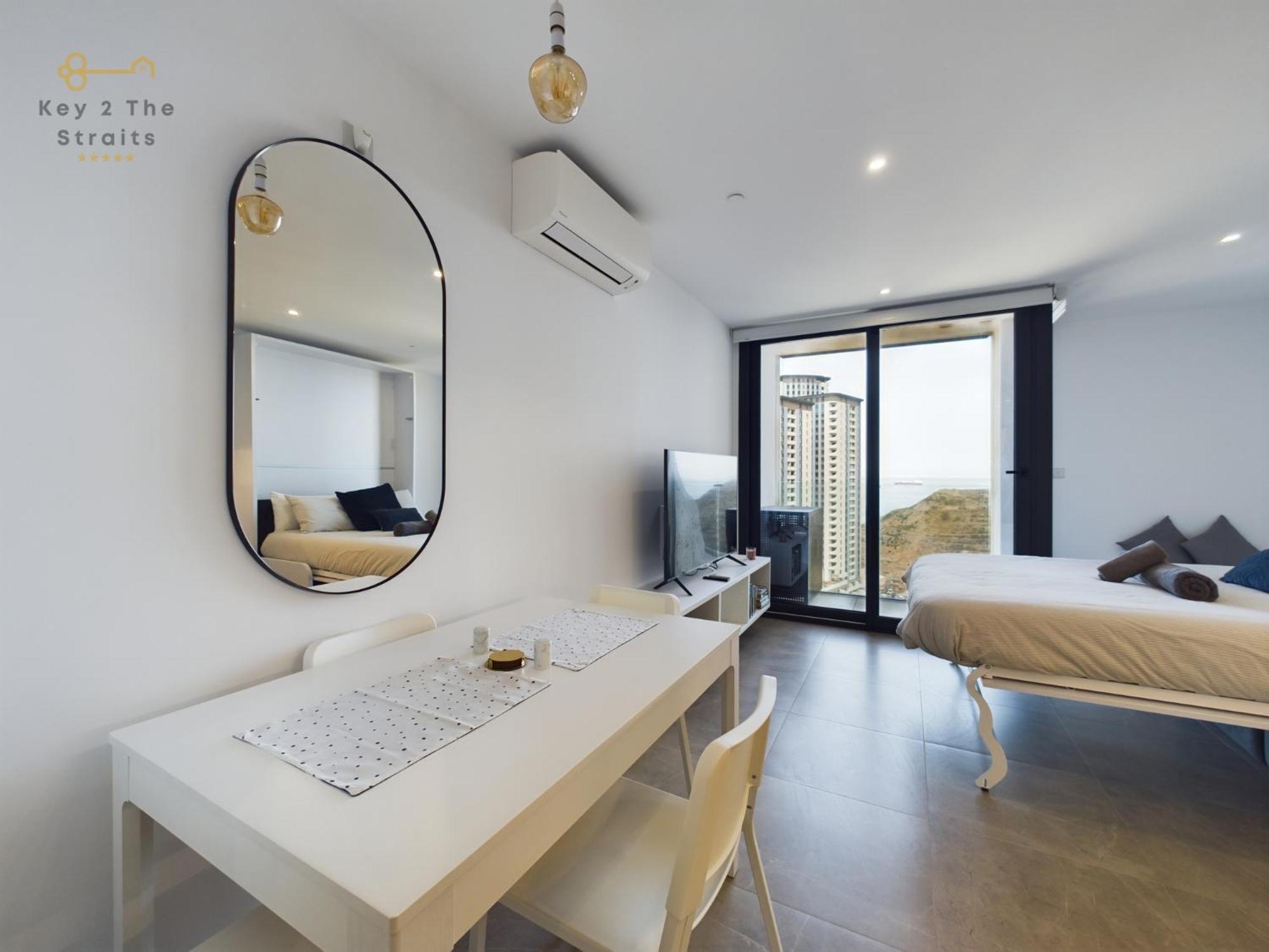 גיברלטר Luxury Sunrise Beach And Oceanview Room With Balcony מראה חיצוני תמונה