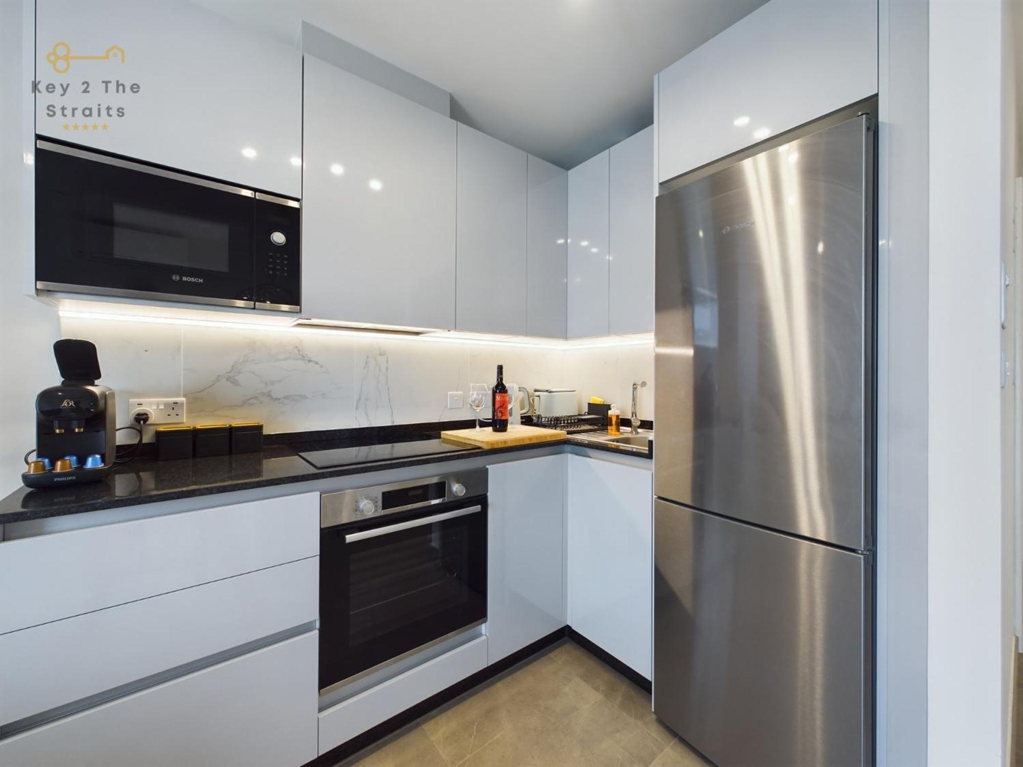 גיברלטר Luxury Sunrise Beach And Oceanview Room With Balcony מראה חיצוני תמונה