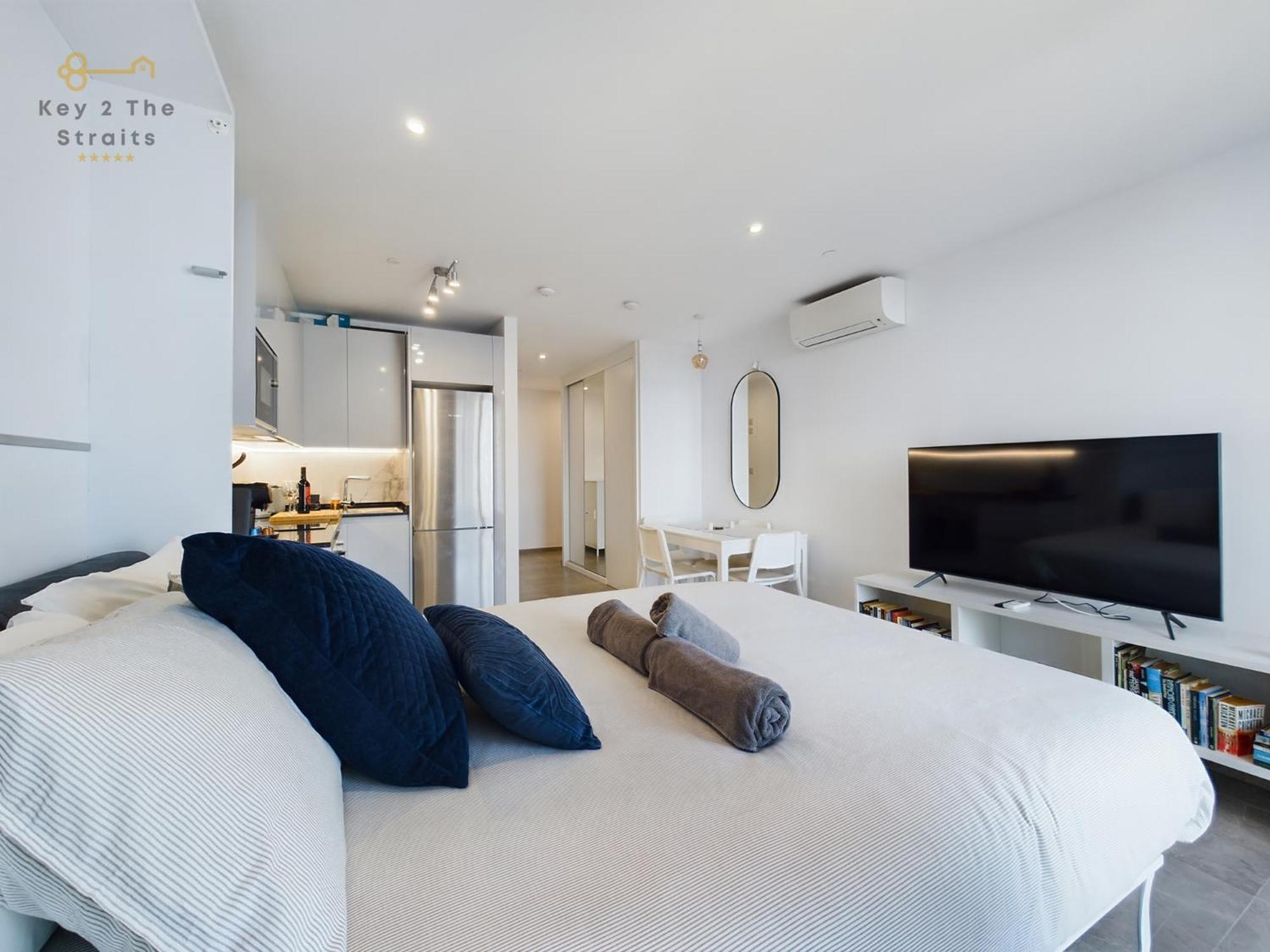 גיברלטר Luxury Sunrise Beach And Oceanview Room With Balcony מראה חיצוני תמונה