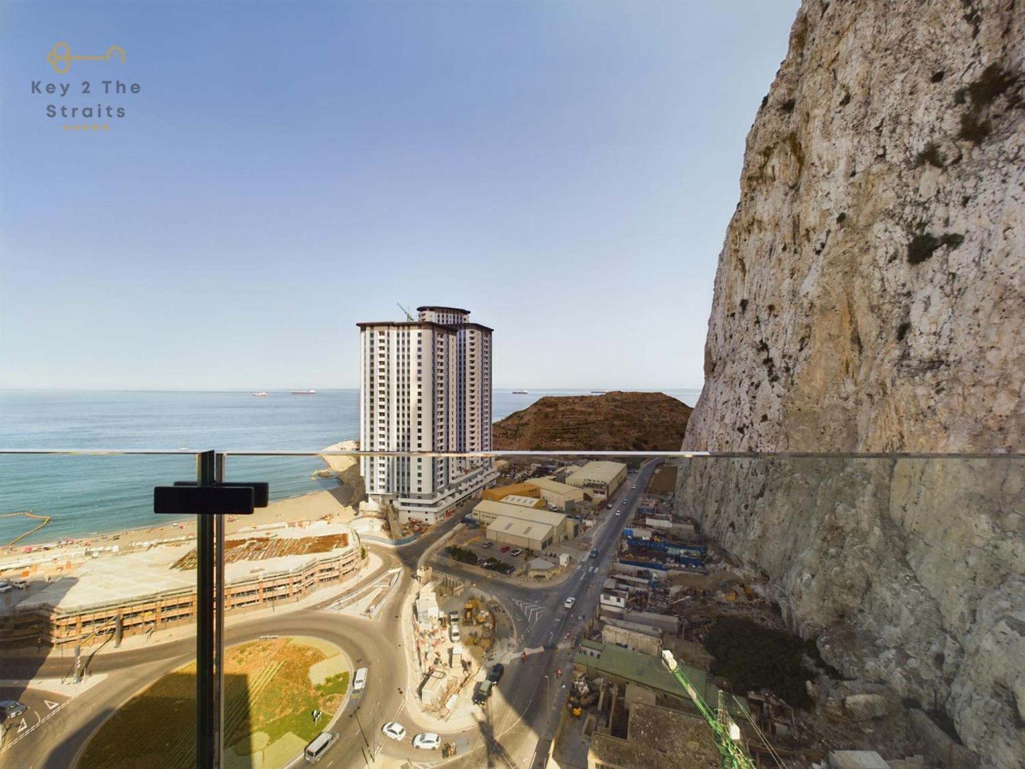 גיברלטר Luxury Sunrise Beach And Oceanview Room With Balcony מראה חיצוני תמונה